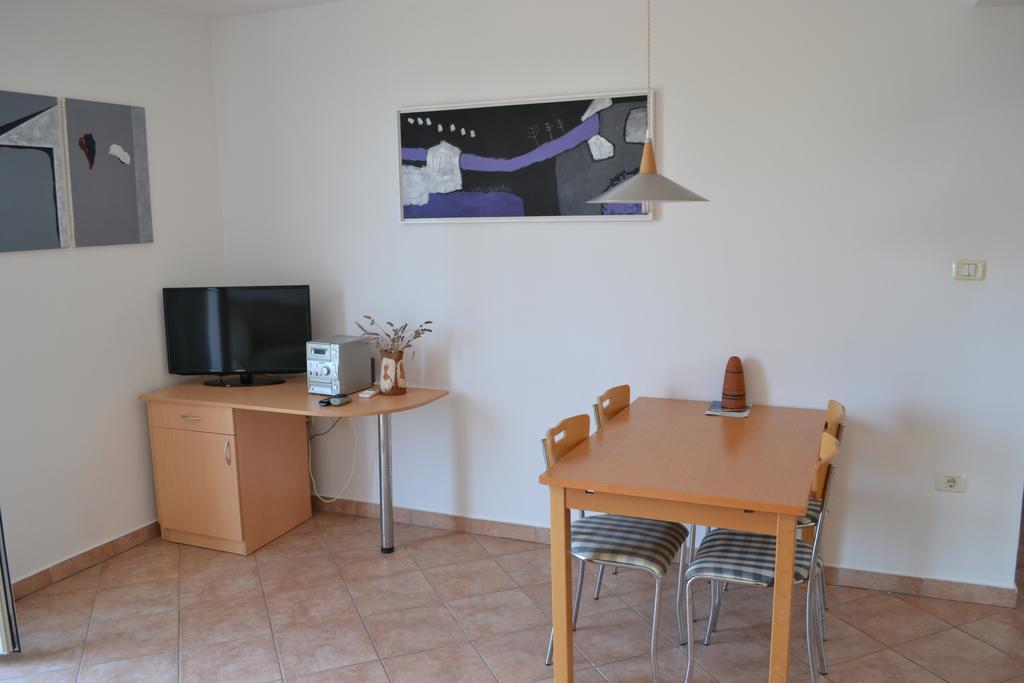 Apartment Jugo Pirano Esterno foto